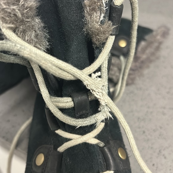 Sorel boots - Picture 5 of 5